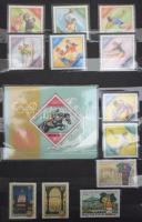 Gyűjteményrészek, maradékok, többletek, főleg postatiszta régebbi és modern anyag berakókban, boríté...