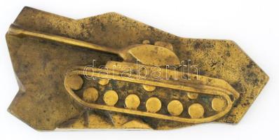 Tank ábrázolással készült tömör bronz asztaldísz, 11x22 cm