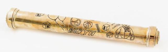 Csavarozható fém keresztlevél tartó, születéshez kapcsolható díszítéssel, h: 24 cm