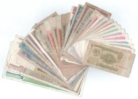 Vegyes 32db-os külföldi bankjegy tétel, közte Ukrajna, Szovjetunió, Románia, stb. bankjegyek T:F,VG Mixed 32pcs banknotes lot, including Ukraine, Soviet Union, Romania, etc. banknotes C:F,VG