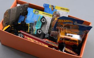 20 darab matchbox autó, egy része bontatlan csomagolásban