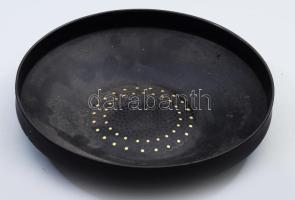 Rosenthal Studio Noire kínáló. Designer: Tapio Wirkkala (1915-1985), jelzett, minimális karcokkal, d: 22 cm