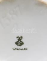 cca 1900, Magyar trikolorral áttekert tölgyfalombbal díszített emlékpohár, jelzett, lepattanással, m...