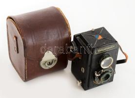 Voigtlander Brilliant fényképezőgép, tokjában, kis sérüléssel.