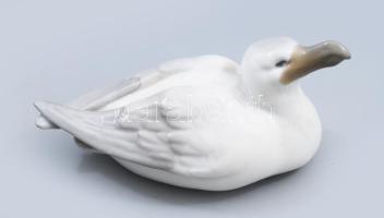 Porcelán sirály figura, 16x8,5 cm