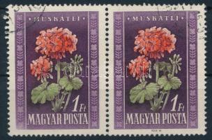 1950 Virág 1Ft pár, egyik bélyegen a tervező neve alig látszik