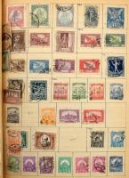 Kis hagyaték: magyar alapgyűjtemény füzetben az 1858-1970-es évekből + külföldi országok füzetben + kis berakó vallási témákkal + külföldi bündli kezdemények