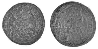 Ausztria / Bécs 1697. 1kr Ag "I. Lipót" (1,04g) + 1700. 1kr Ag "I. Lipót" (0,89g) T:XF, patina, hajlott lemez Austria / Vienna 1697. 1 Kreuzer Ag "Leopold I" (1,04g) + 1700. 1 Kreuzer Ag "Leopold I" (0,89g) C:XF, patina, wavy coin Krause KM#1229