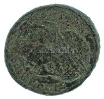 Római Birodalom 320-321. I. Constantinus / Ticinum Follis bronz (3,27g) T:XF ezüstözés nyomai Roman Empire / Ticinum / Constantine I 320-321. Follis bronze "CONSTAN-TINVS AVG / DN CONSTANTINI MAX AVG - VOT dot XX crescent - PT" (3,27g) C:XF silvering marks RIC VII 167