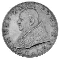 Vatikán 1958. "JOHANNES XXIII PONT M AN I / SANCTA MARIA S ALVS PPVLI ROMANI" kétoldalas, jelzett Ag emlékérem műbőr tokban. Szign.: "Giampaoli" (22,72g/0.986/35mm) T:AU (eredetileg PP) Vatican 1958. "JOHANNES XXIII PONT M AN I / SANCTA MARIA S ALVS PPVLI ROMANI" two-sided, marked Ag commemorative medallion in faux leather case. Sign.: Giampaoli (22,72g/0.986/35mm) C:AU (originally PP)