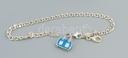 Ezüst(Ag) pálcikás karkötő köves-zománcos retikül charmmal, jelzett, h: 20 cm, bruttó: 8,5 g