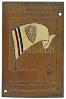 1930. "Orsz. Frontharcos Szöv. Auto és Motorsport Osztálya - Hősök III. IV. csillagtúrája" egyoldalas bronz plakett zománcozott zászlóval és a szövetség címerével, hátlapon "Budapest Döbrentei u.2." gyártói jelzéssel. Szign.: Berán Nándor (1889-1965) (65x43,5mm) T:XF, kétoldalt rögzítéshez fúrt lyukak Hungary ND(~1930) "Orsz. Frontharcos Szöv. Auto és Motorsport Osztálya" one-sided bronze plaque with enamel inlay flag. Sign.: Nándor Berán, with "Budapest Döbrentei u.2." maker's mark (65x43,5mm) C:XF, holes drilled on both sides for fastening