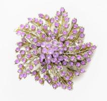 Virág formájú lilaköves bross, d: 5 cm