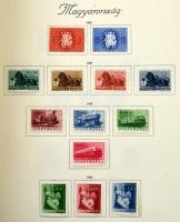 1871-1960 Turul csavaros album bordó borítóval, jó állapotban, benne 55 db 1945 előtti és kb. 180 db...