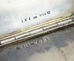 Ezüst(Ag) gilosált gyufatartó, jelzett, 5,9×5,5 cm, nettó: 38,7 g