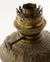 Antik réz petróleum lámpa, sérüléssel, m: 26 cm