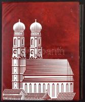 Bordó Krüger gyűrűs berakó 24 db fekete műanyag lappal, főleg 1-es és 2-es osztásúak