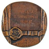 ~1970-1970. "Phylaxia Oltóanyag- és Tápszertermelő Vállalat" kétoldalas, öntött bronz plak...