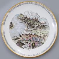 Herendi Budavára visszavételének 250 éves fordulója emlékére 1686-1936 dísztányér. LA. jelzéssel. Kézzel festett, jelzett, hibátlan, d: 19,5 cm Ritka!