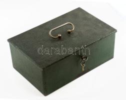 Pénzszekrénygyár Budapest nagyobb méretű vas kazetta, kulccsal, működő zárral, kis kopással, 22x35x13 cm