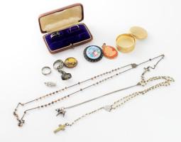 Vegyes ékszer és bizsu csomag, közte ezüst (Ag) gyűrű is