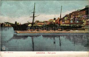 Ancona, Nel porto / port. Fot. Baviera (fl)