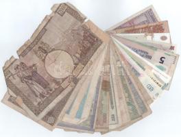 Vegyes 20db-os külföldi bankjegy tétel, közte Románia 1945. 10.000L, stb. T:AU-VG, közte egy G
Mixe...