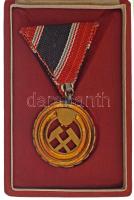 1957. "Bányász Szolgálati Érdemérem bronz fokozata" műgyantás bronz kitüntetés mellszalago...