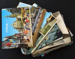 Kb. 200 db MODERN külföldi város képeslap / Cca. 200 modern foreign town postcards