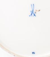 Meissen madár- és rovarmintás csésze alátét, jelzett, kis kopással, d: 19 cm