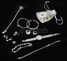 Zacskónyi vegyes fém ékszer, közte szettek.