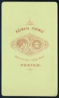 cca 1870-1880 Széken ülő kislány portréja, vizitkártya Kozmata Ferenc pesti műterméből, 10,5x6,5 cm