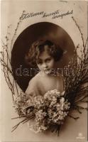 1913 Kellemes Húsvéti Ünnepeket! / Easter greeting postcard with child and flowers. photo (EK)
