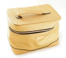 Kis táskányi vegyes bolha tétel, közte kulcsok,berakók, stb