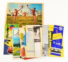 20 db vegyes külföldi turisztikai, idegenforgalmi kiadvány, közte Grandhotel Praha Tatranská Lomnica (Tátralomnic), Poiana Brasov (Brassó), magyar nyelvű Bad Gastein és Olaszország prospektusok, stb. Változó méretben és állapotban.