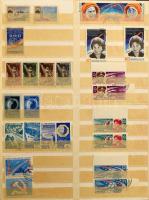 Főleg bélyegzett bélyegek 25 lapos nagy Schaubek csavaros berakóban tokkal