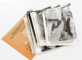cca 1961 22 darab MTI sajtó fotó, Posta Központi Hírlap Iroda kartonborítékban.