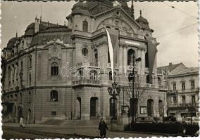 Kassa, Kosice; Nemzeti Színház, automobilok / theatre, automobils. photo (non PC)