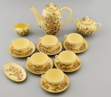 Zsolnay aranykontúrozott virágmintás 6 személyes kávés készlet, jelzett, teljes, egyik csészén erős mázátrepedéssel, díszdobozban, leírással.