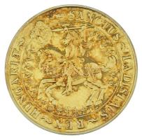 DN "Magyar Aranyóriások - Szent László 100 Pengő 1929" aranyozott Cu utánveret kapszulában (26mm) T:PP patina