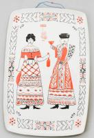 Hollóházi italozós mintás Borsodi feliratos dísztál, jelzett, kis kopással, 31x21 cm