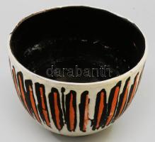 Gorka Lívia (1925-2011): Kaspó. Jelzett, kis mázkopással, d: 16,5 cm, m: 11,5 cm