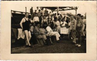 1935 Keszthely, fagylaltos kocsi olasz fagylalttal és fagylaltozókkal a focipályán. Uy Kálmán photo