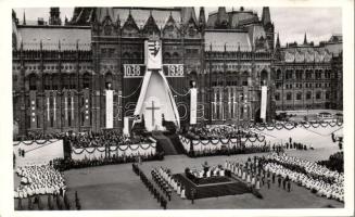 Budapest V. Parlament 1938 Szent István jubileumi év photo