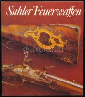 Dieter Schaal: Suhler Feuerwaffen. Berlin, 1989, Militäverlag der DDR, 95+(1) p. Gazdag képanyaggal illusztrálva. Német nyelven. Kiadói kartonált papírkötés, a borítón apró sérülésekkel.