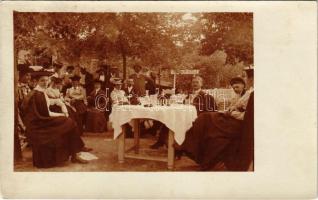 1906 Csobánka, Margitliget, Kirándulók kertje, vendéglő. photo