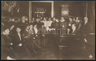 Thomán István (1862-1940) zongoraművész, Liszt Ferenc egyik kedvenc tanítványa saját kézzel írt és aláírt képeslapja az ő zenedélutánját ábrázoló lapon, szép állapotban