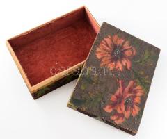 Faragott fa pipacsmintás díszdoboz, kopással, 25x18 cm