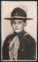 cca 1925 Cserkészfiú díszegyenruhában, fotó, 13×9 cm