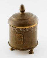 I. világháborús emléktárgy, 10 cm Feldhaubitze M 99 tábori ágyú lövedékéből kialakított, három lábon álló fedeles tároló, oldalán "Isonzo-Armee 1915" jelvénnyel, alján jól láthatók a lövedék eredeti gyártói jelzései, m: 17,5 cm, d: 11,5 cm